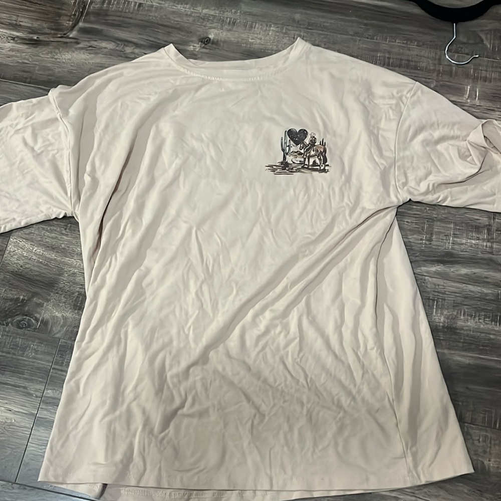 this shirt is so soft! i love it but it just to big for me!